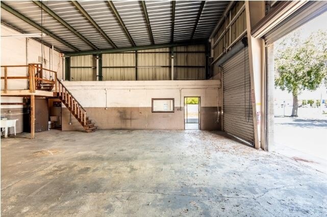 More Photos Of 12477 66th Street North, Largo Auto Repair For Lease