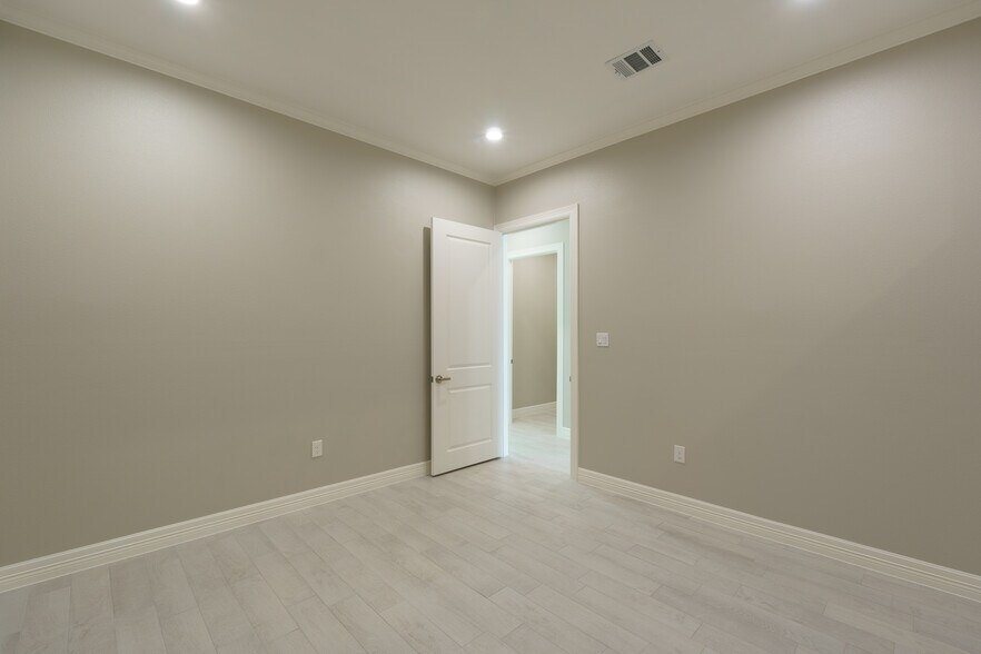 More Photos Of 10401 S Mason Rd Building B, Richmond Medical For Sale