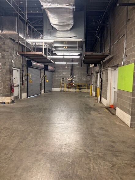 More Photos Of 651 11th St, Ambridge Freestanding For Lease