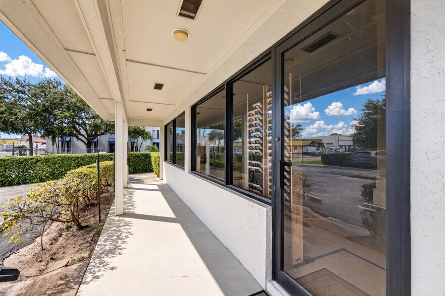 More Photos Of 1334 S Killian Dr, Lake Park Warehouse For Sale