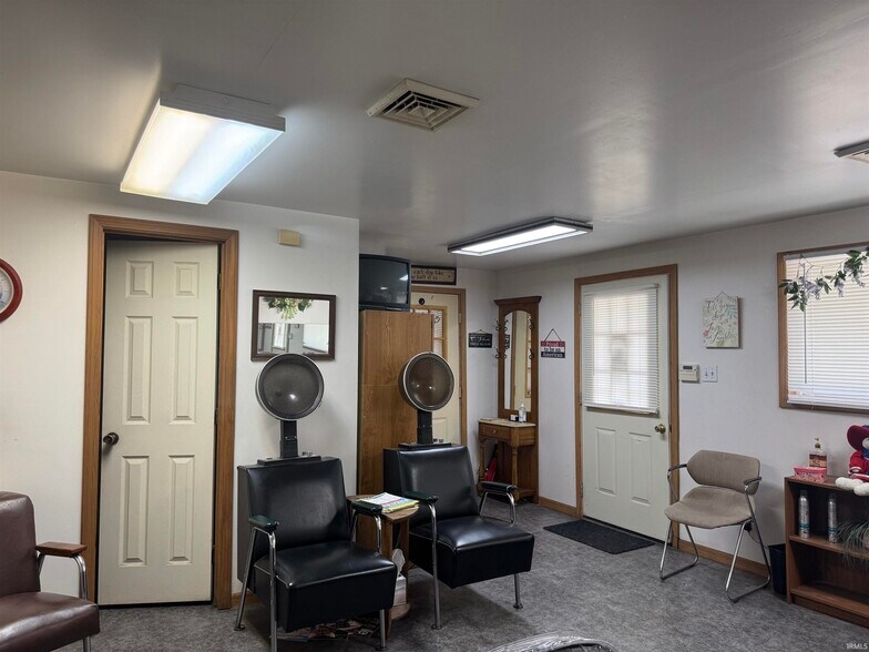 More Photos Of 2900 IN-64, Princeton General Retail For Sale