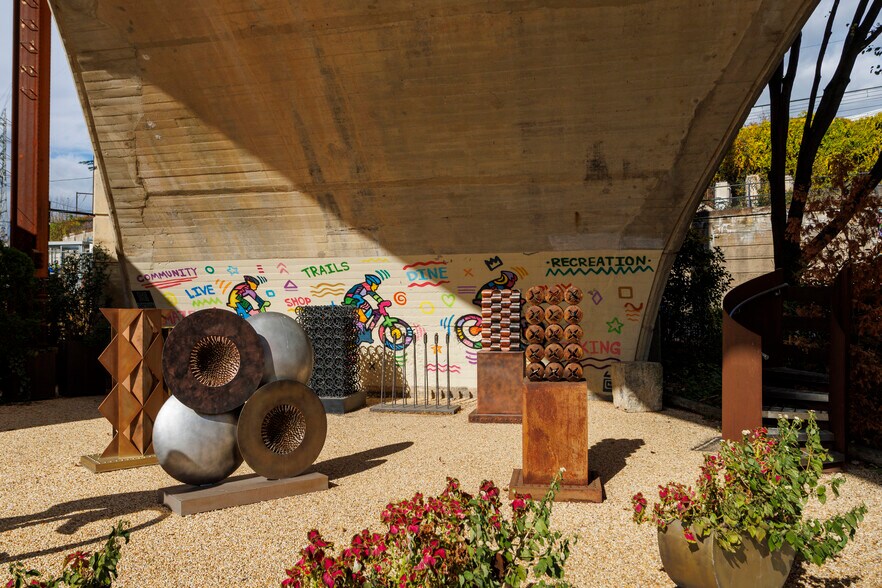 More Photos Of 114 Green Ln, Philadelphia General Retail For Lease