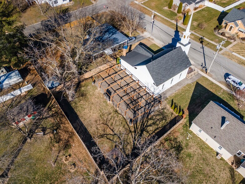 More Photos Of 407 Jacob St, Saint Jacob Specialty For Sale