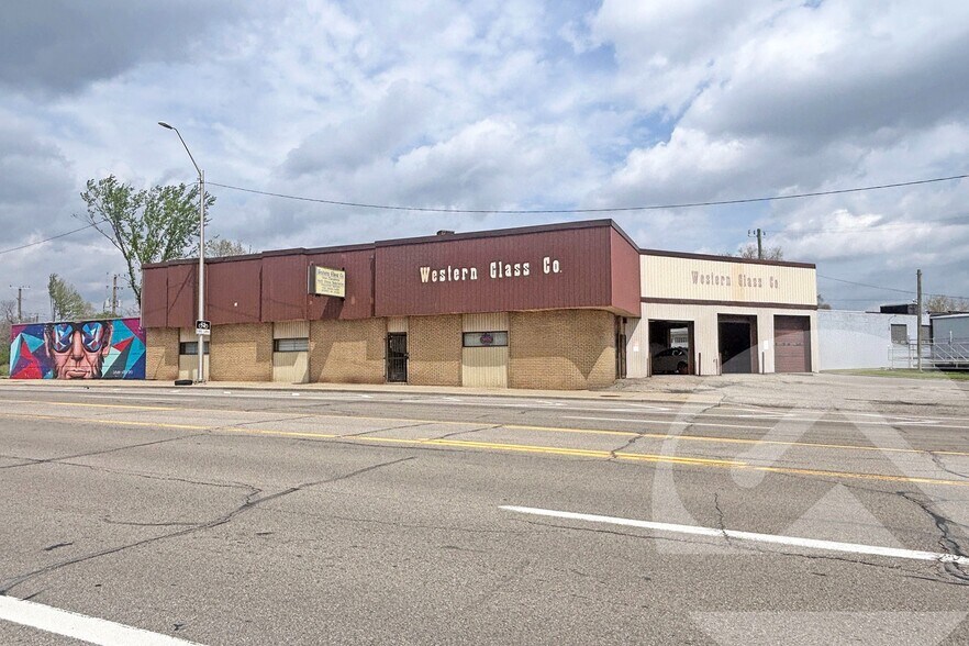 More Photos Of 5100-5110 Grand River Ave, Detroit Industrial For Sale