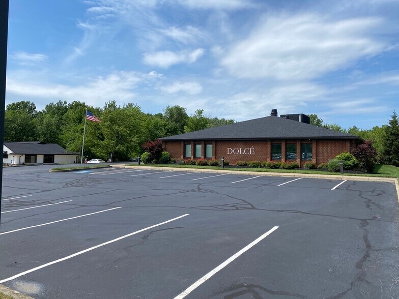 More Photos Of 18820 Bagley Rd, Middleburg Heights Office For Sale