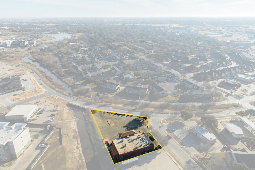 More Photos Of 4516 Maplewood Ave, Wichita Falls General Retail For Sale