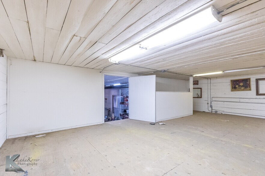 More Photos Of 1901 Cottonwood St, Abilene Industrial For Sale