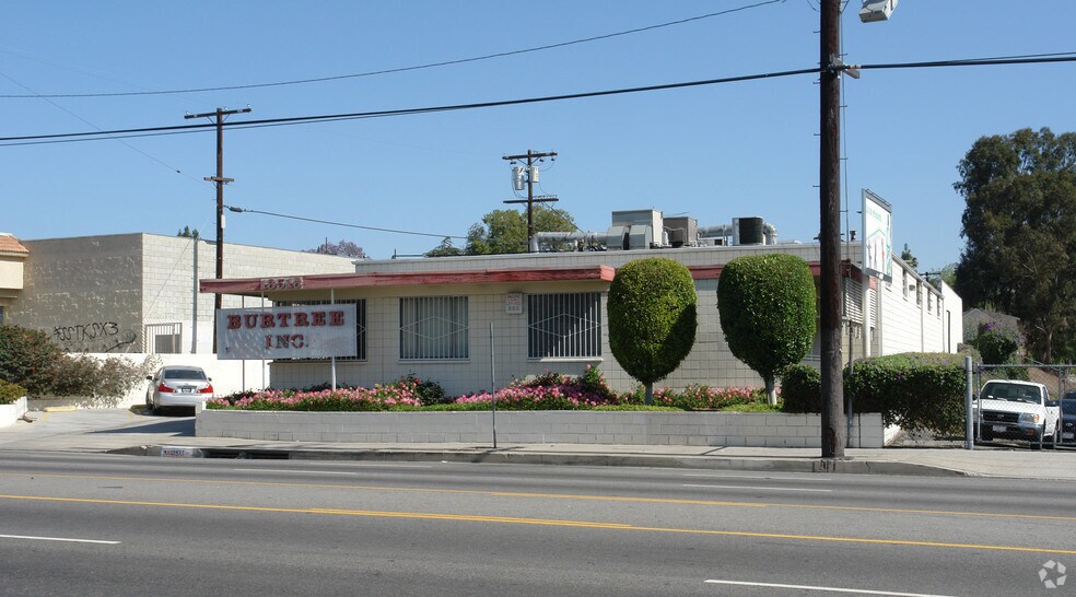 More Photos Of 13513 Sherman Way, Van Nuys Manufacturing For Sale