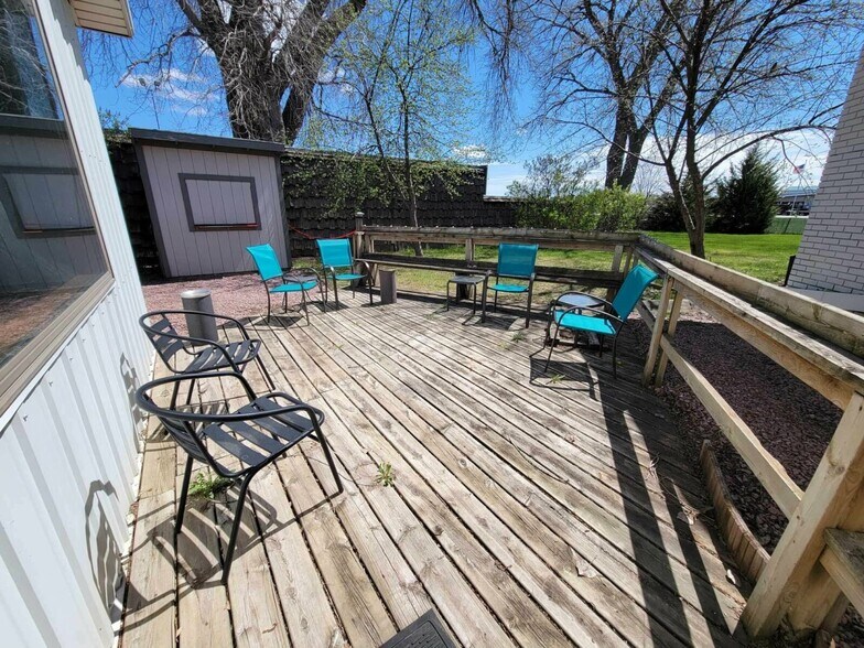 More Photos Of 1313 W Cherry St, Vermillion Hotel For Sale