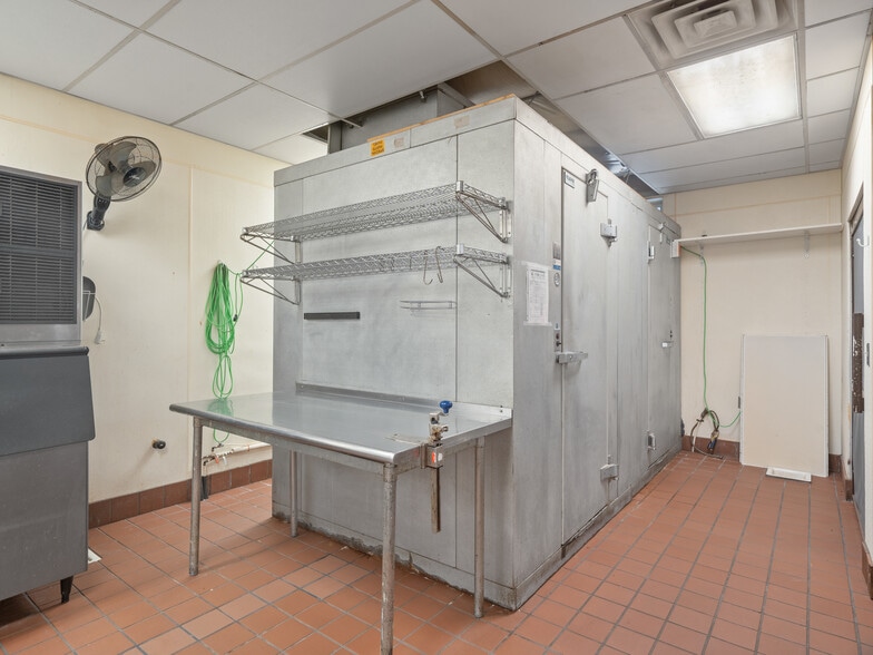More Photos Of 235 S 7400 E, Huntsville Restaurant For Sale