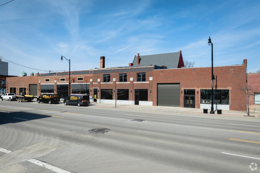 More Photos Of 901-925 Summit St, Toledo Storefront For Lease