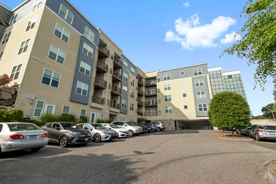 More Photos Of 587 Connecticut Ave, Norwalk Apartments For Sale