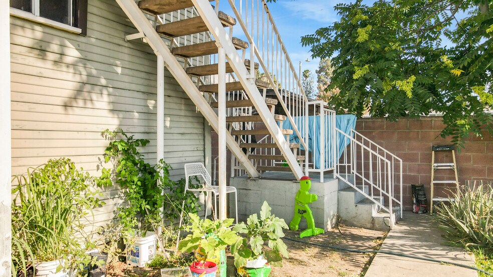 More Photos Of 2105 Keith St, Los Angeles Multifamily For Sale