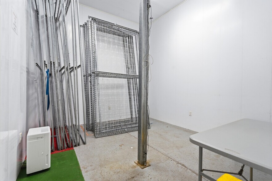 More Photos Of 22900 W Skelly Rd, Haskell Light Manufacturing For Sale