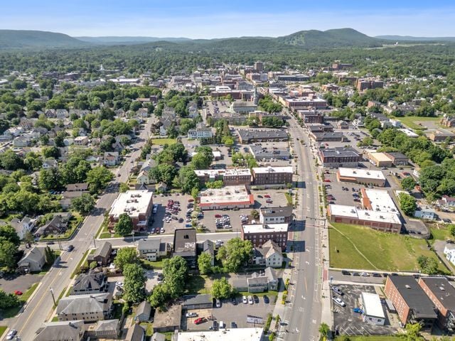 More Photos Of 3 Orchard St, Pittsfield Apartments For Lease