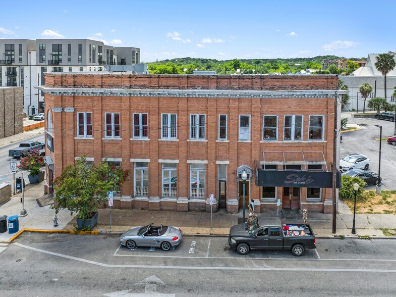 More Photos Of 100 W Hopkins St, San Marcos Storefront For Sale