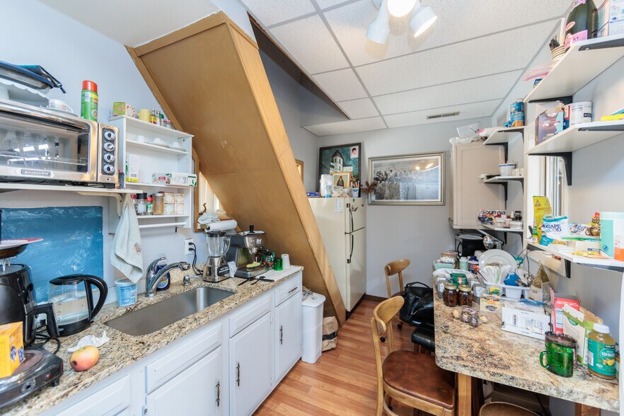 More Photos Of 2085 Clague Rd, Westlake General Retail For Sale