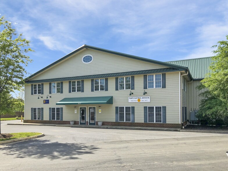 More Photos Of 417 Browning Ct, Purcellville Light Distribution For Lease