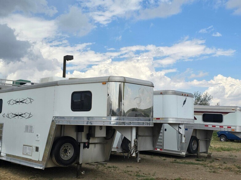 More Photos Of 1435 NM 333, Edgewood Warehouse For Sale