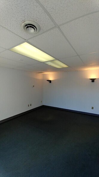 More Photos Of 316 E Market St, Leesburg Office For Sale