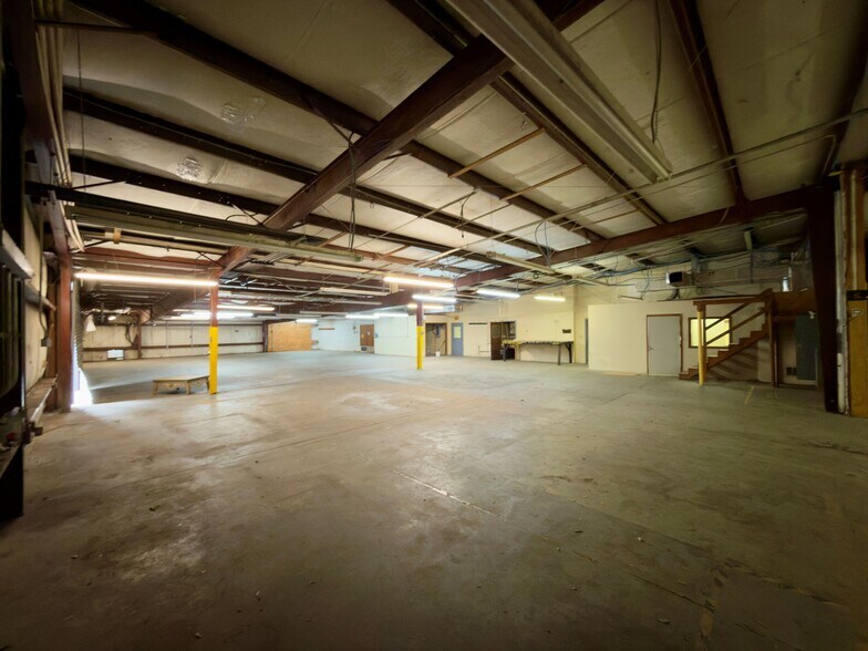 More Photos Of 3885 N Palafox Hwy, Pensacola Warehouse For Sale