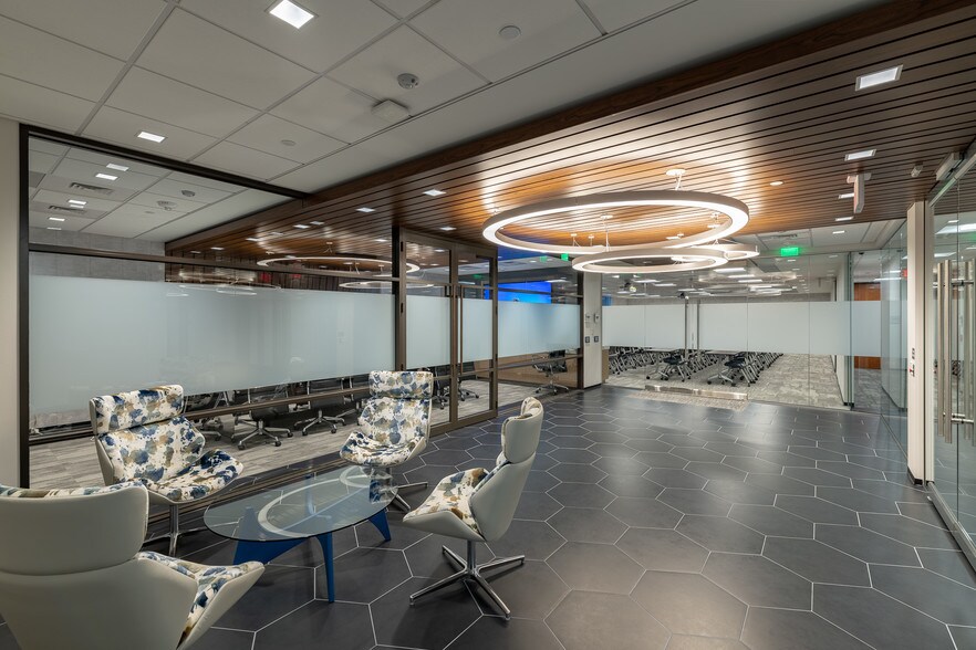 More Photos Of 1455 West Loop S, Houston Office For Lease