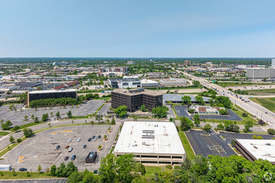 More Photos Of 1020 W 31st St, Downers Grove Office For Lease