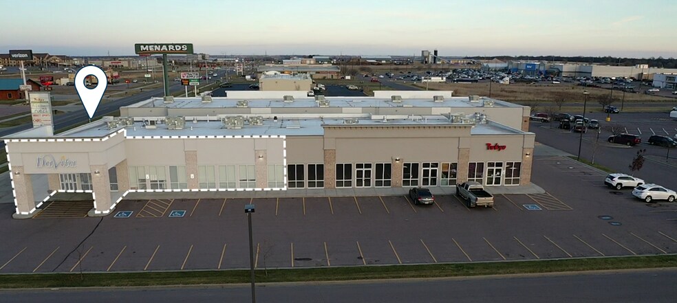 Primary Photo Of 819 E Spruce St, Mitchell General Retail For Lease