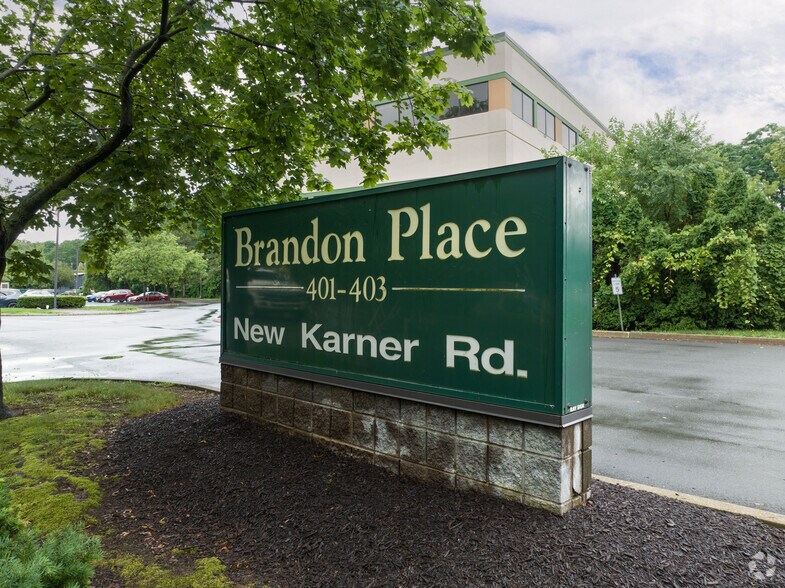 More Photos Of 401 New Karner Rd, Albany Medical For Lease