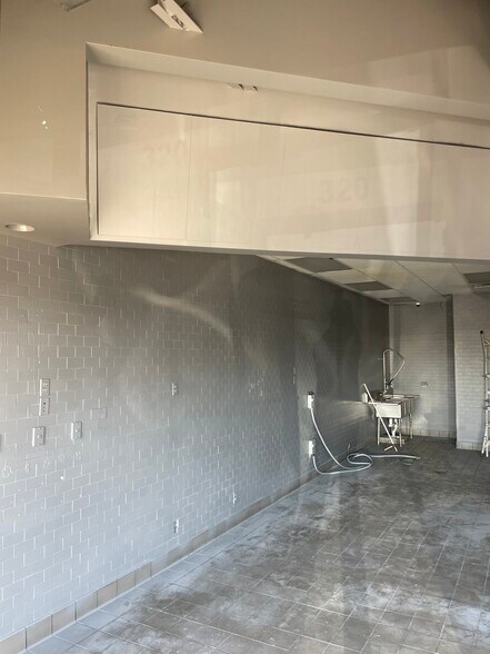 More Photos Of 316-360 Goodman Rd, Southaven Unknown For Lease