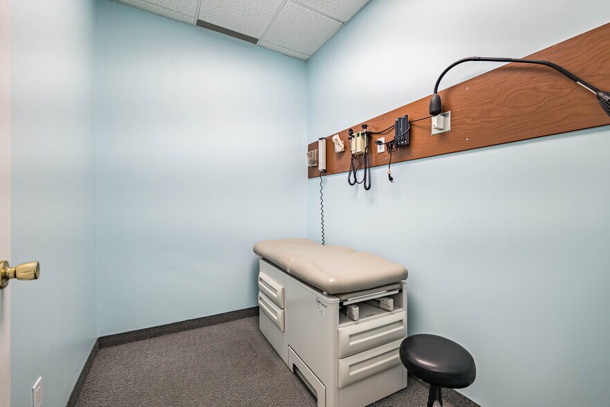 More Photos Of 1625 Albion Rd, Toronto Medical For Sale