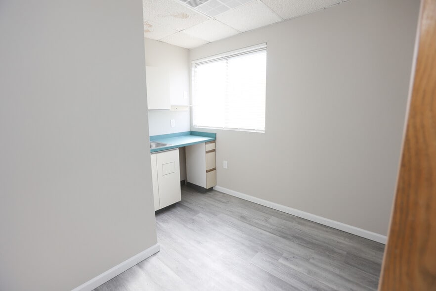 More Photos Of 180 White Rd, Little Silver Medical For Lease