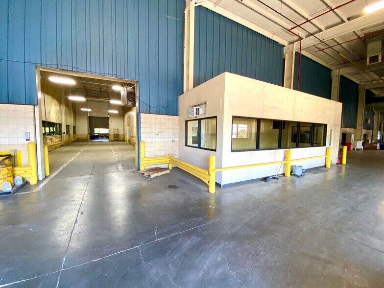 More Photos Of 2001 Courtright Rd, Columbus Warehouse For Lease