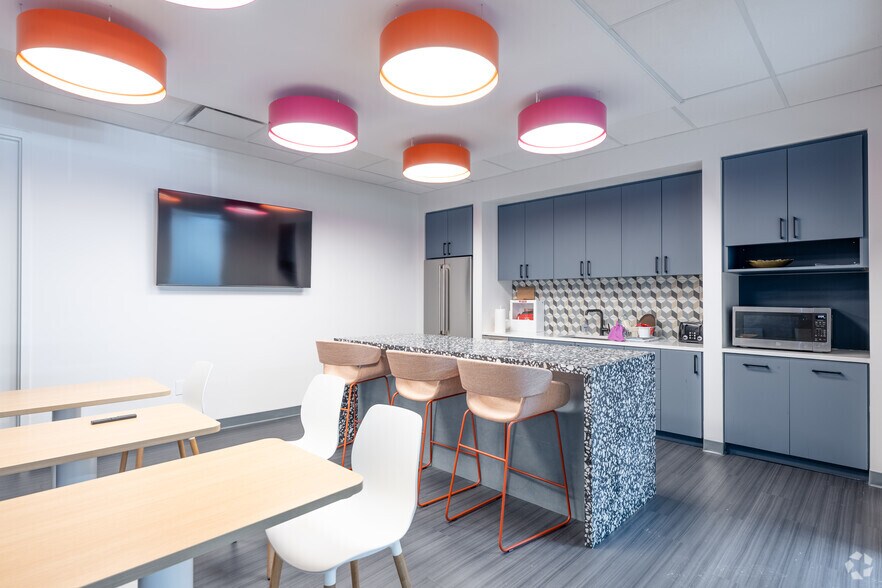 More Photos Of 300 Executive Dr, West Orange Medical For Lease