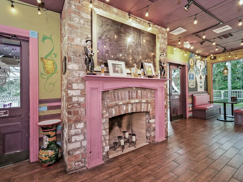 More Photos Of 960062 Gateway Blvd, Fernandina Beach Restaurant For Sale