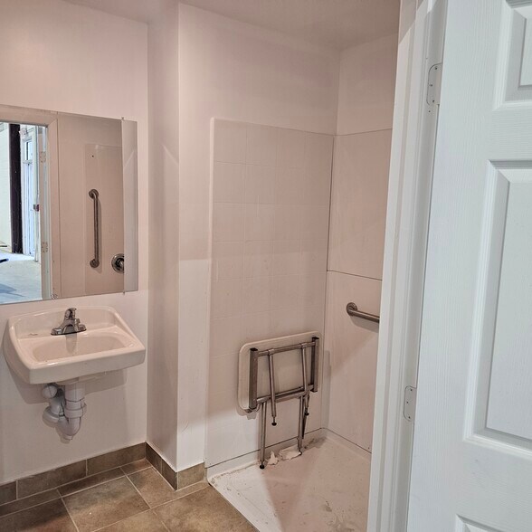 More Photos Of 923 Biscayne Blvd, Deland Airplane Hangar For Sale
