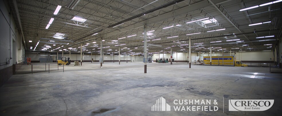 More Photos Of 720 E Highland Rd, Macedonia Warehouse For Sale
