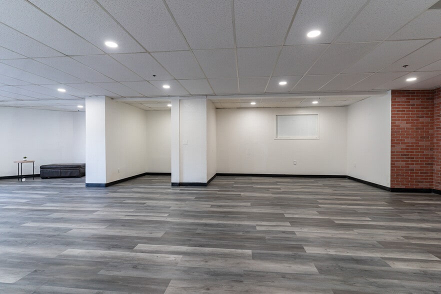 More Photos Of 6172-6196 University Ave, San Diego Unknown For Lease