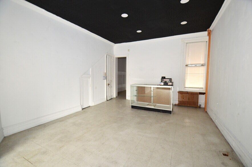 More Photos Of 241 N 7th St, Allentown Storefront Retail Office For Lease