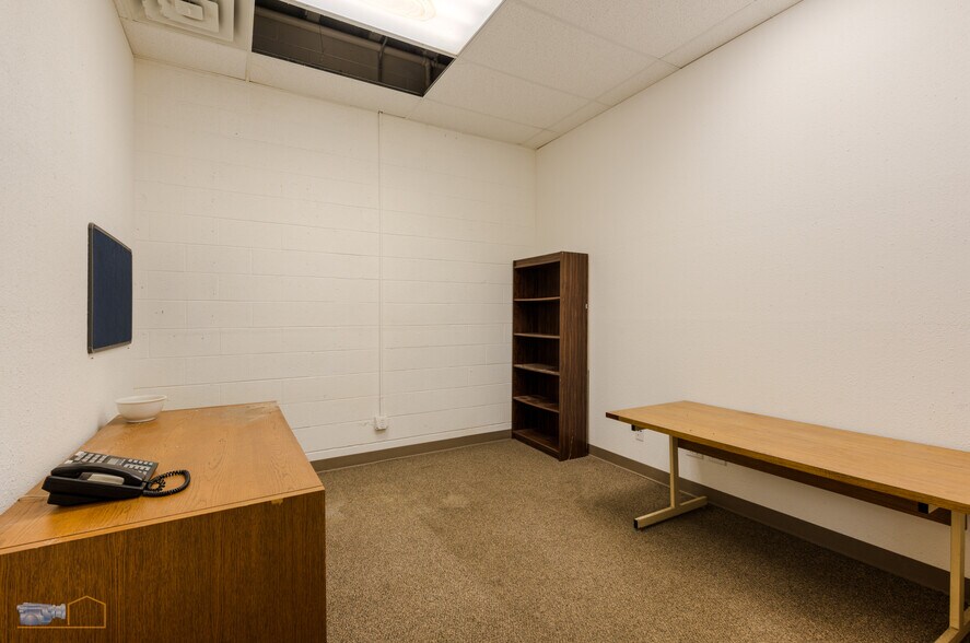 More Photos Of 1243 S Sherman Dr, Longmont Warehouse For Lease