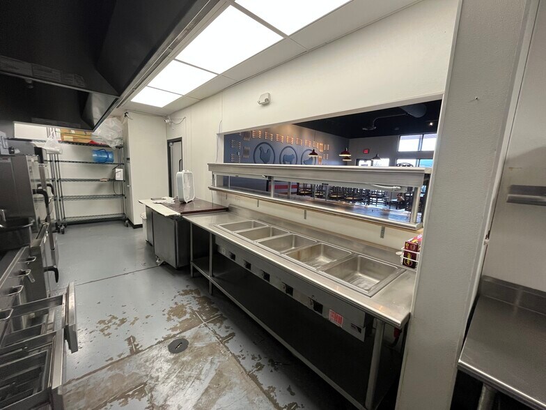 More Photos Of 210 Ed Schmidt Blvd, Hutto Storefront For Lease