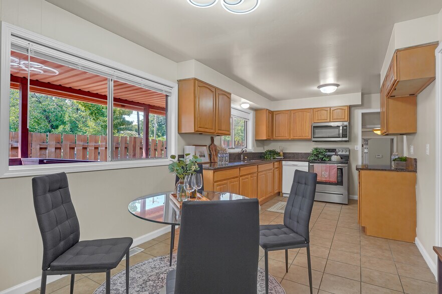 More Photos Of 9212 SE Bush St, Portland Specialty For Sale