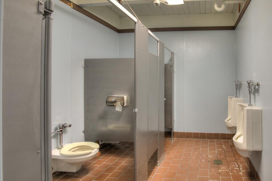 More Photos Of 61 Main St, Pacific Beach Restaurant For Sale