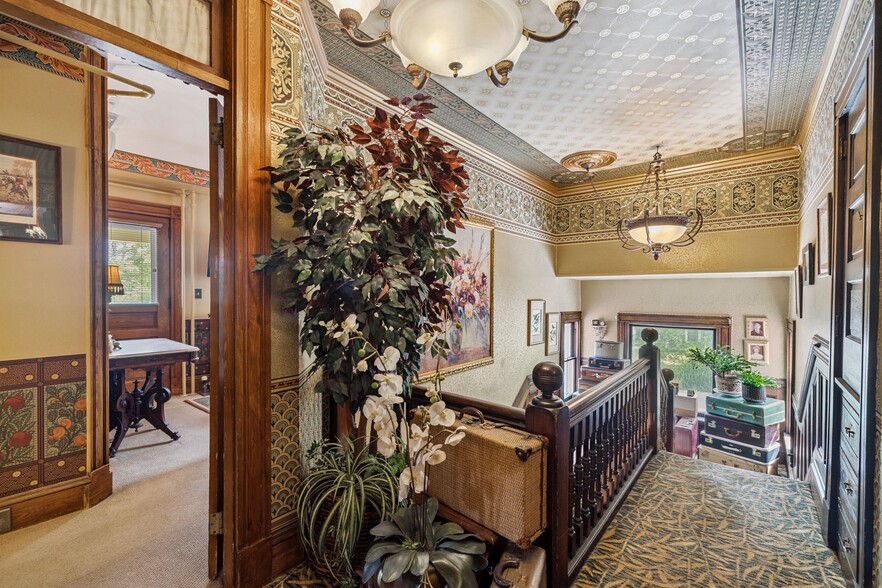 More Photos Of 41 Pleasant St, Woodstock Hospitality For Sale