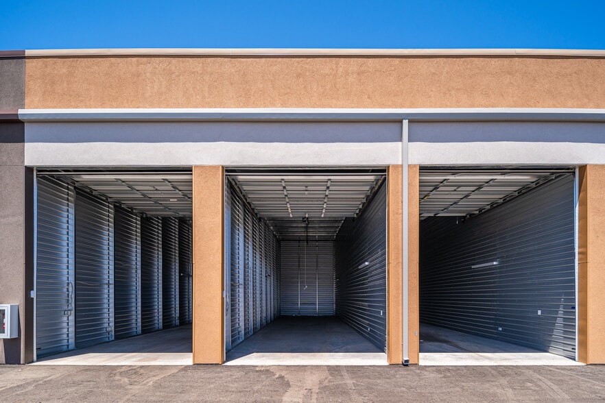 More Photos Of 390 Enterprise Pl, Chandler Self Storage For Sale