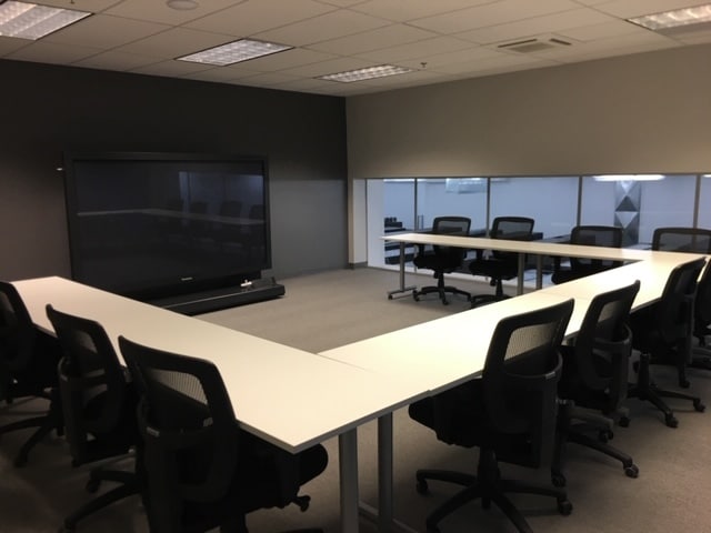 More Photos Of 1515 Round Table Dr, Dallas Warehouse For Lease