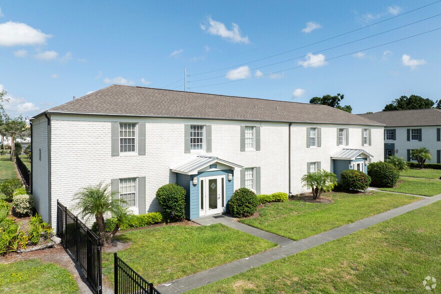 Primary Photo Of 6900 Concord Dr, Tampa Apartments For Sale