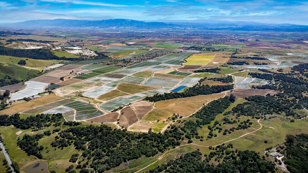 More Photos Of 975 San Juan Grade Rd, Salinas Land For Sale