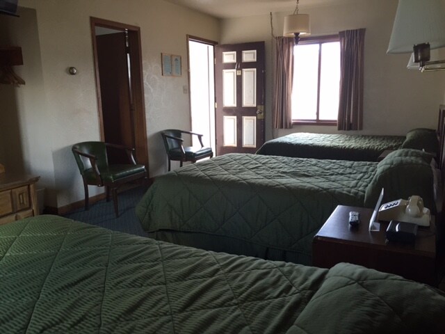 More Photos Of 100 Silver St, Hurley Hotel For Sale