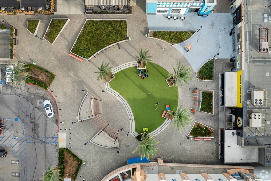 More Photos Of 9301 Tampa Ave, Northridge Unknown For Lease